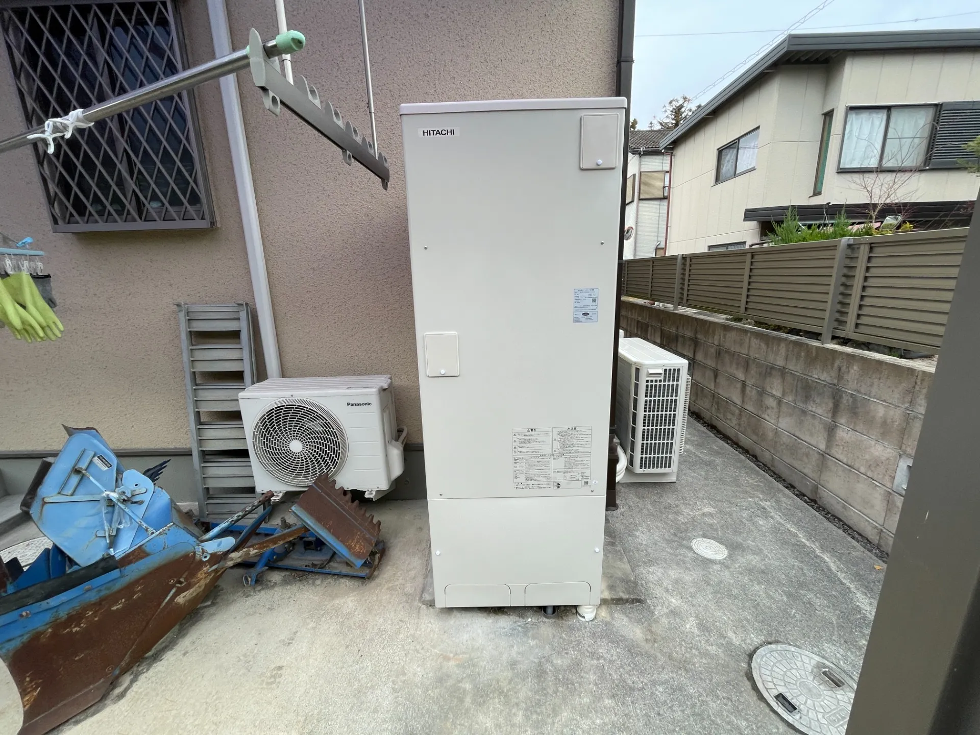 和歌山県の戸建て住宅で電気温水器からエコキュートへ交換させていただきました。