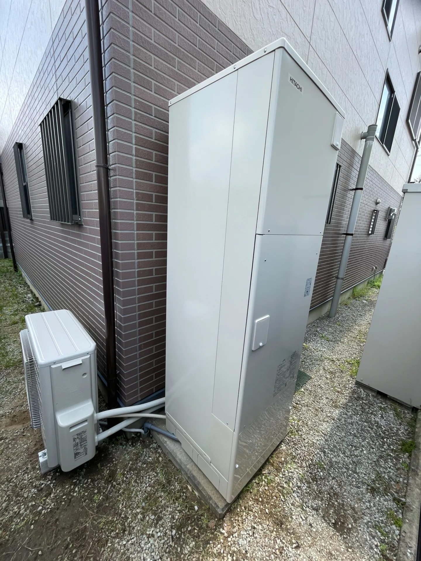 滋賀県の戸建て住宅で電気温水器からエコキュートへ交換させていただきました。